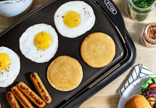 bella griddle with food on top