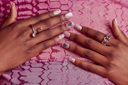 kiss halloween nails