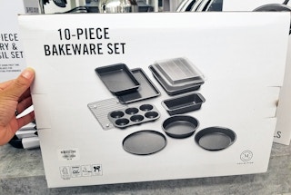 macys-martha-stewart-bakeware-set-053118