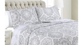 zulily quilt set 1680877982 1680877982