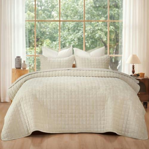 Square-Box Velvet Quilt Set