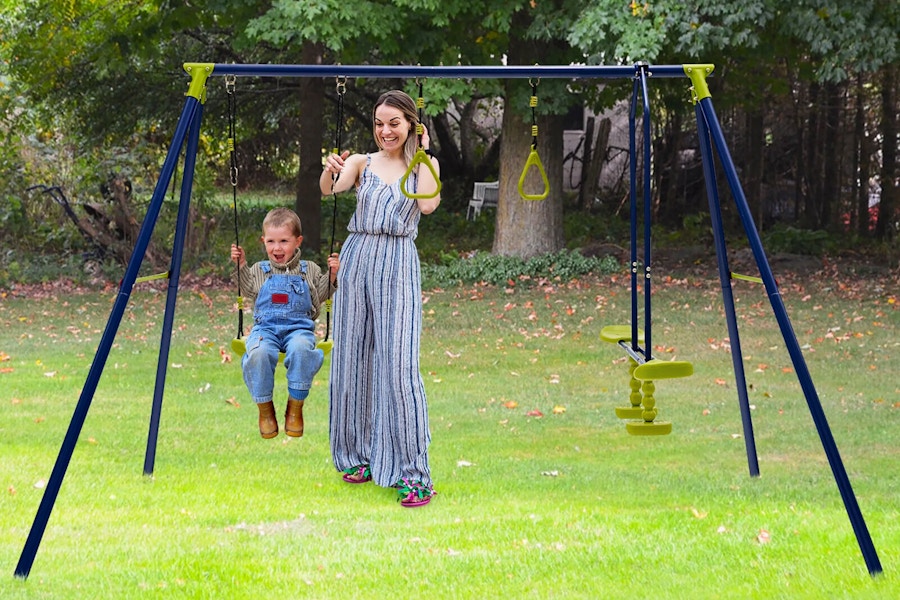 Walmart-Gymax-swing-set-1