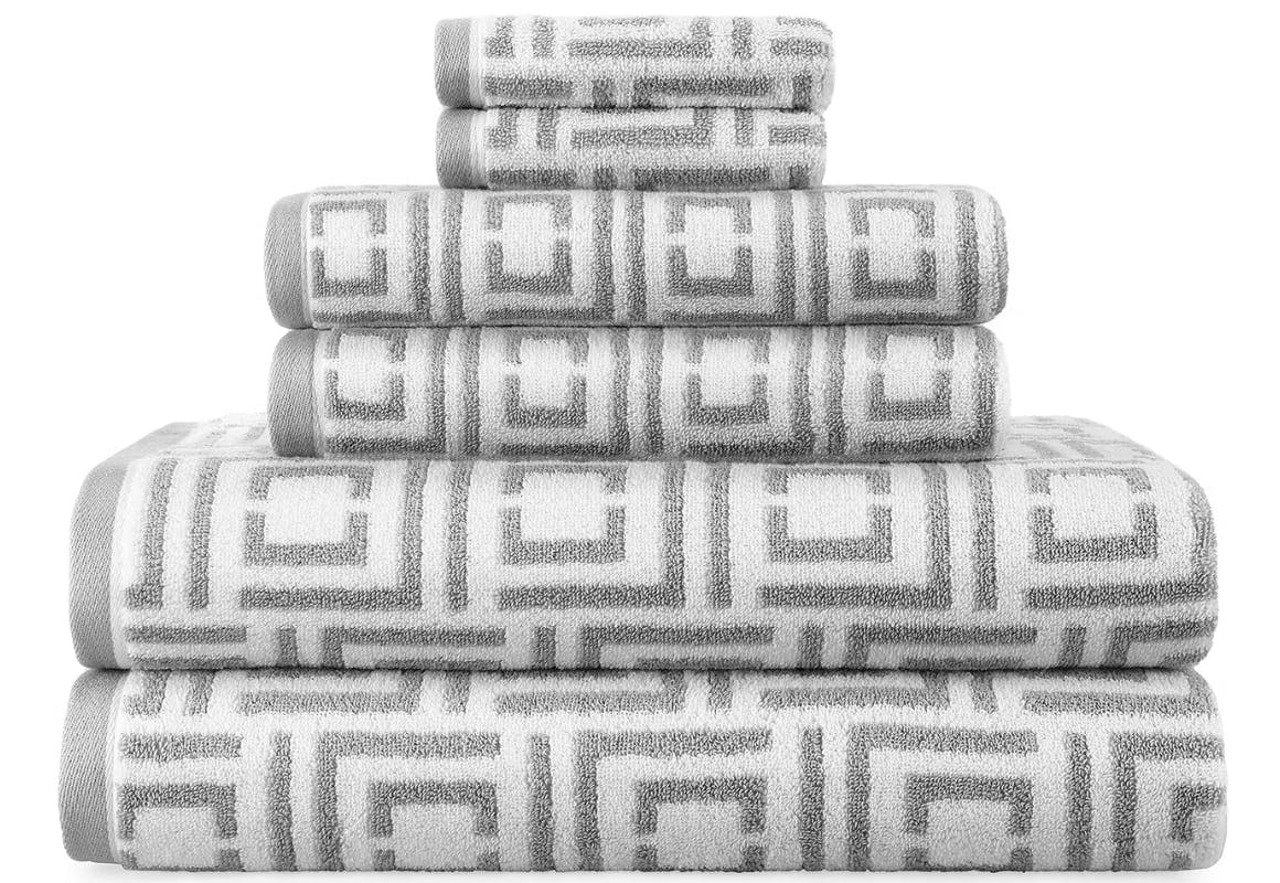 Liz Claiborne Plush Logo Bath Towel