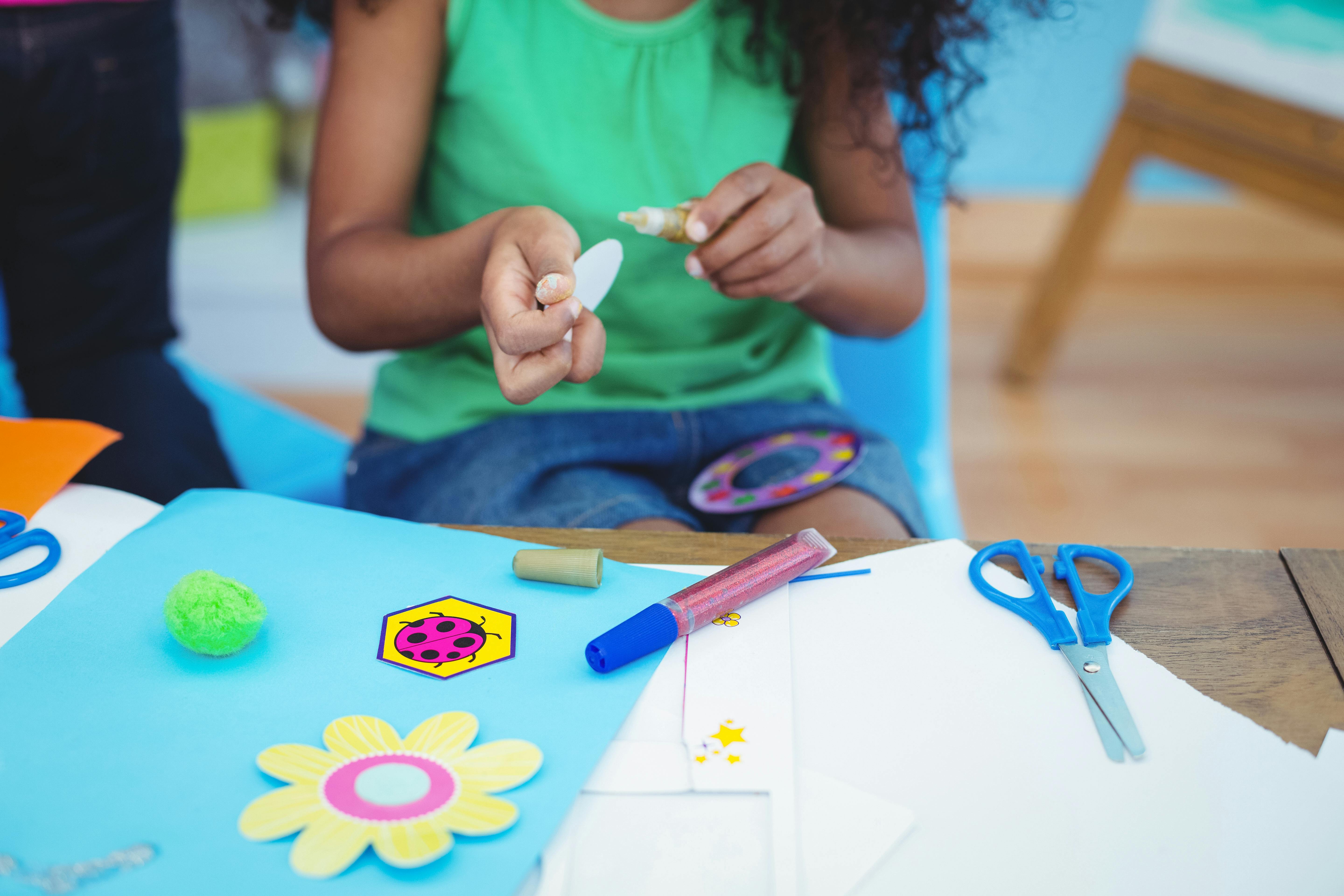 5 Amazon Craft Kit Subscription Boxes Your Kids Will Love The Krazy