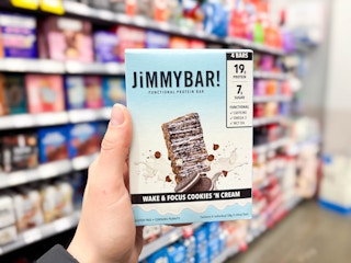 hand holding a Jimmybar box