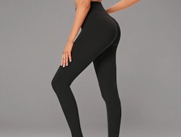 a person wearing a pair of leggings