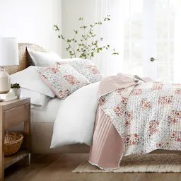 Linens & Hutch Comforter Set