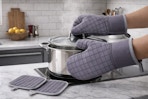 Walmart oven mitts and pot holders set