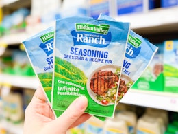 hand holding hidden valley ranch dip mix packets