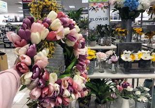 kohls-sonoma-artificial-tulip-wreath-22719b