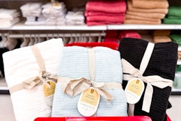 Quick-Dry Bath Towel 2-Pack, Only $9.31 at Target ($4.66 Per Towel) card image