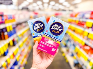 hand holding alka seltzer fizzy chews