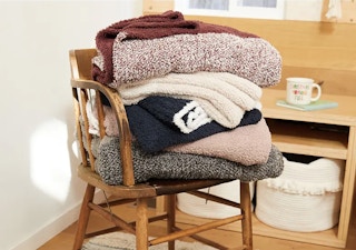 nordstrom-rack-barefoot-dreams-throw-01212022b