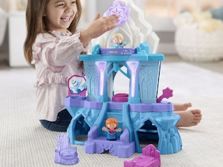 kohls disney frozen elsa enchanted castle 2022 2 1656429545 1656429545