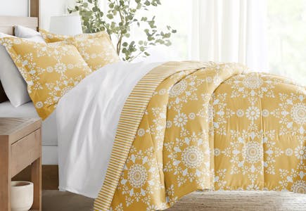 Down-Alternative Reversible Comforter