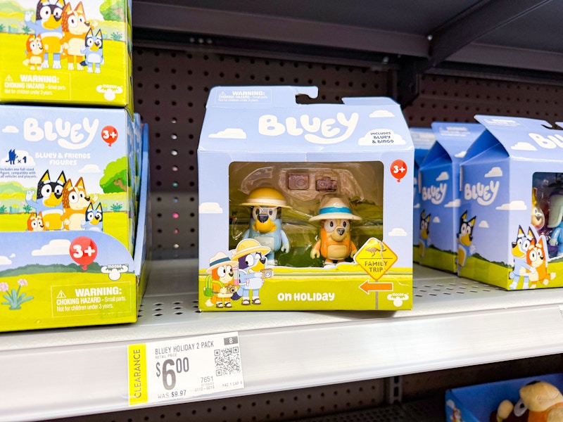 walmart-bluey-on-holiday-set-kcl