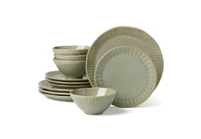 Oneida Entertain 365 Dinnerware Set