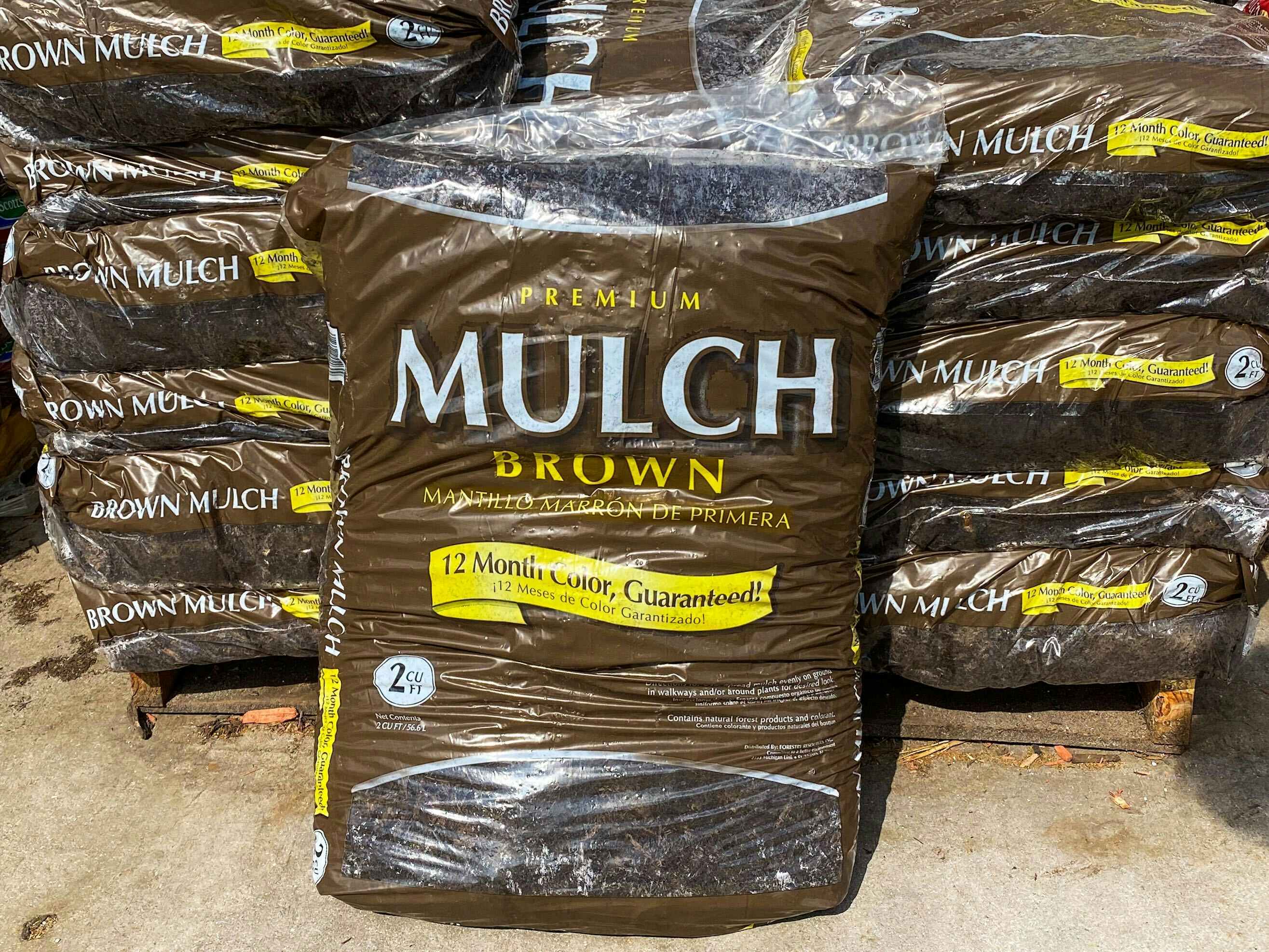 mulch-spring-lowes-2022-1