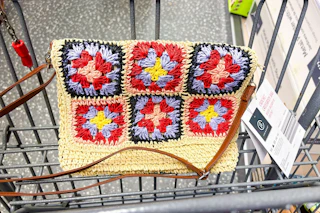 aldi-crochet-crossbody