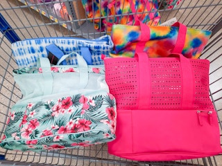 No Boundaries Beach Tote Bag With Cooler Bottom in Walmart shopping cart