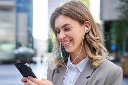 Wired Earbuds, 3.5mm B0DJM6FLV7