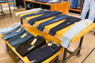 Women's Levi's Jeans Display