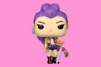 Two vinyl Kpop Demon Hunter figures