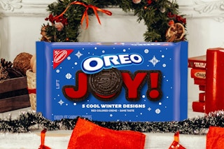 Oreo Christmas cookies near decorations