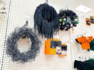 halloween-faux-wreaths-decor-target4