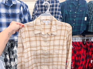 old navy cropped boyfriend flannel store image 2022 1059 1668614769 1668614770