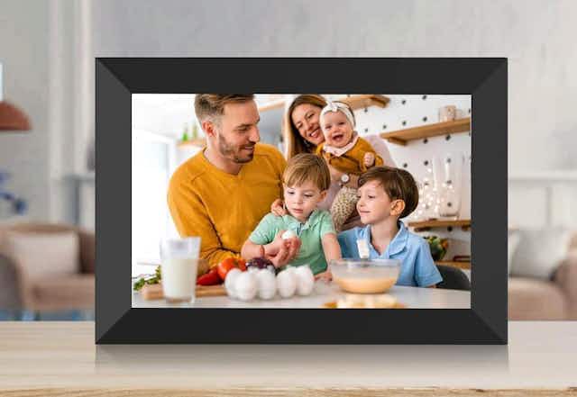Digital 10" Picture Frame, Just $35 With Amazon Coupon card image