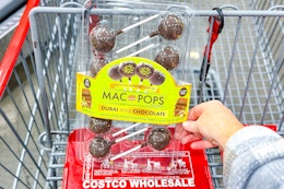 costco-dubai-chocolate-mac-pop