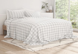 linens and hutch sheet set