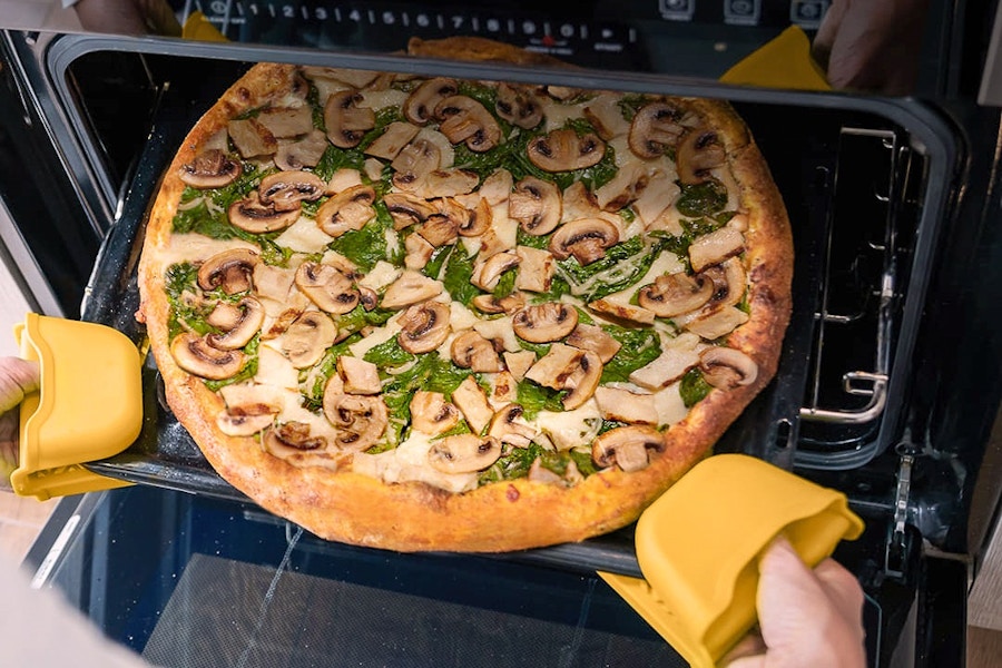 tuesday-restaurant-deals-papa-murphys-take-and-bake-pizza-official-media-facebook