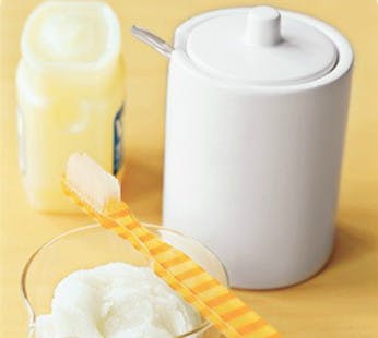 Chapped Lips? Make Your Own Lip Scrub!