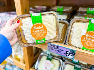 trader-joes-carrot-cake-1