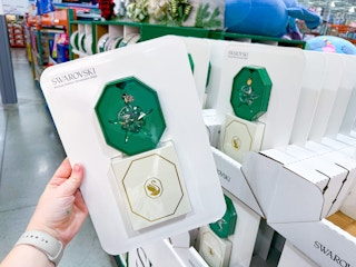 costco-2025-swarovski-collectible-ornament