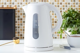 Electric Kettle: Score It for Only $8 at Walmart (Beats Amazon Prices) card image