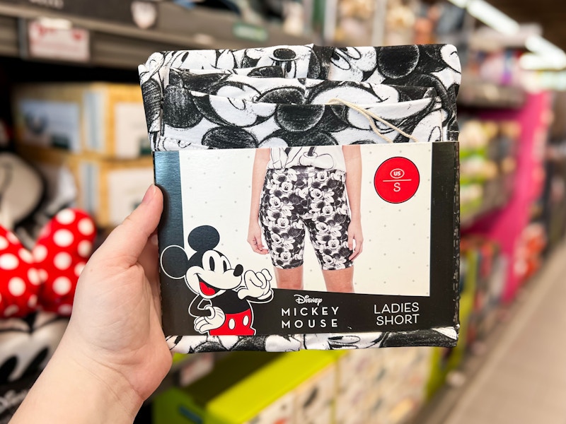 aldi-disney-finds-minnie-mouse-shorts-kcl