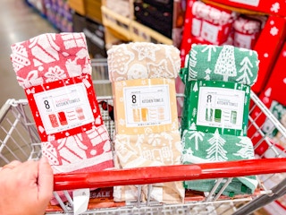 costco-holiday-kitchen-towels-1