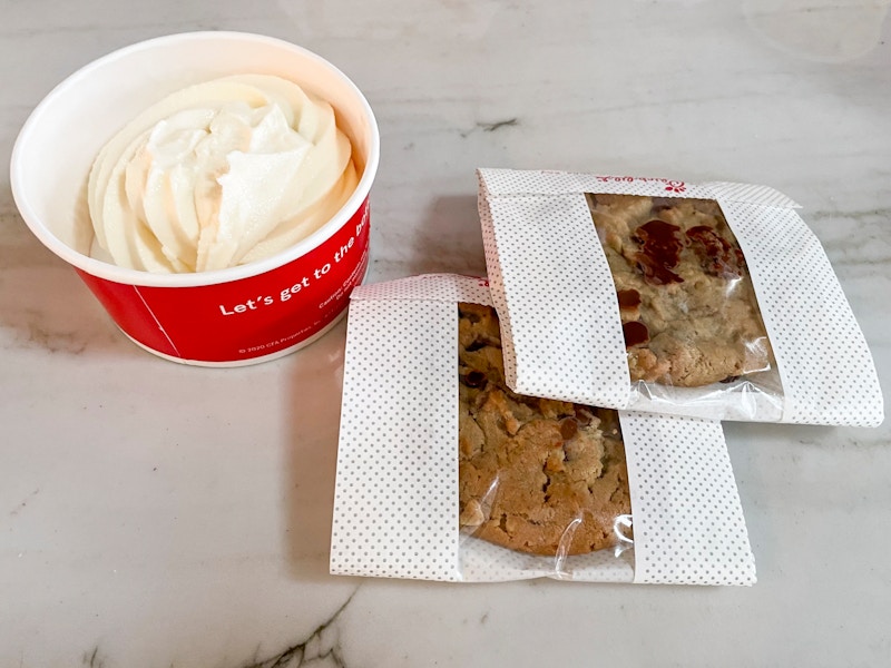 chick-fil-a-secret-menu-cookie-sandwich-2021-07