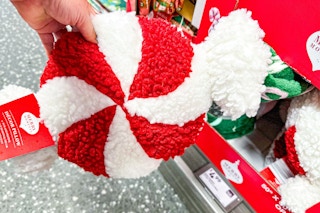 aldi-peppermint-candy-pillow