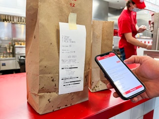five guys burgers fries mobile pickup bag 2022 1644249445 1644249446