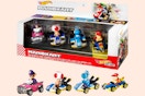 Hot Wheels Mario Kart Vehicle Set B08V56DF3W