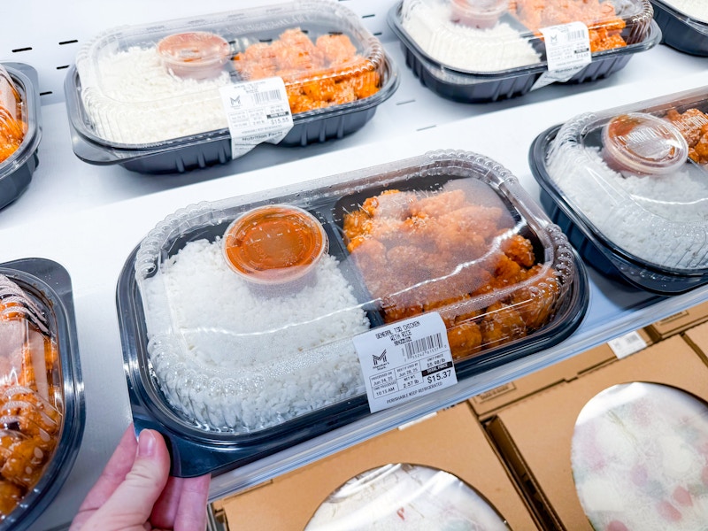 sams-club-members-mark-general-tso-chicken-with-jasmine-rice