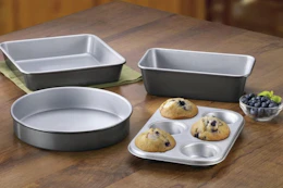 a cuisinart bakeware set