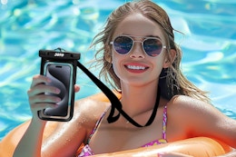 Black Friday Deal: Waterproof iPhone Pouch Case, Only $6.24 on Amazon card image