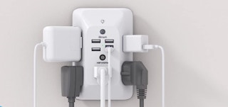 surge protector with nightlight amazon df image 1694703591 1694703591