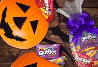 amazon halloween candy skittles lifesaver starburst 2021 1 1634226116 1634226116