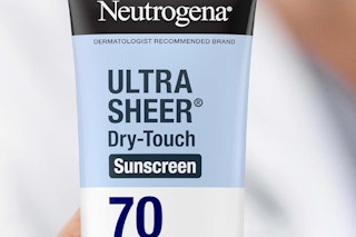 neutrogena sunscreen being held